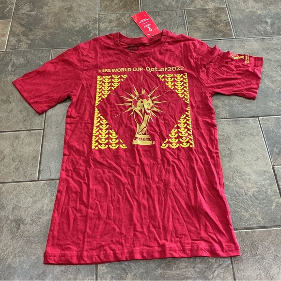 🔥3/$42 with FREE SHIPPING🔥 FIFA World Cup Qatar 2022 Red T-Shirt - Picture 1 of 3